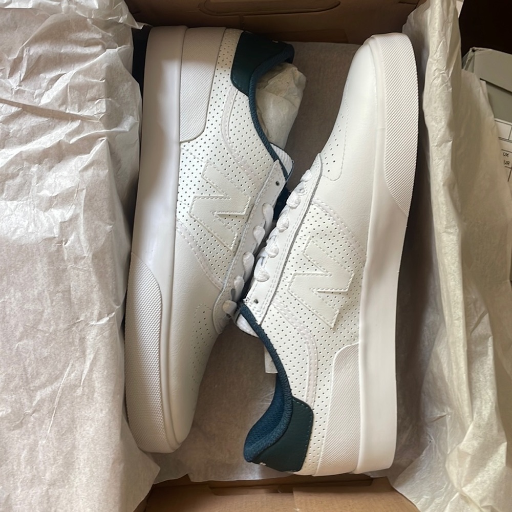 New Balance Numeric 272 white size 9